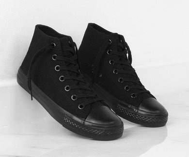 CZARNE TRAMPKI WYSOKIE