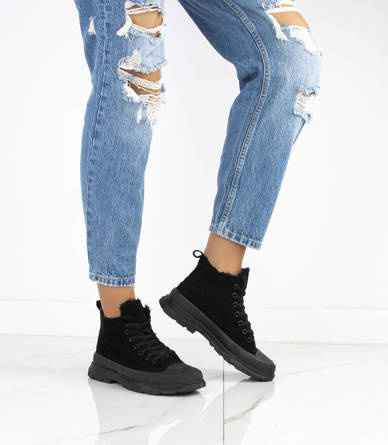 CZARNE WYSOKIE OCIEPLANE TRAMPKI