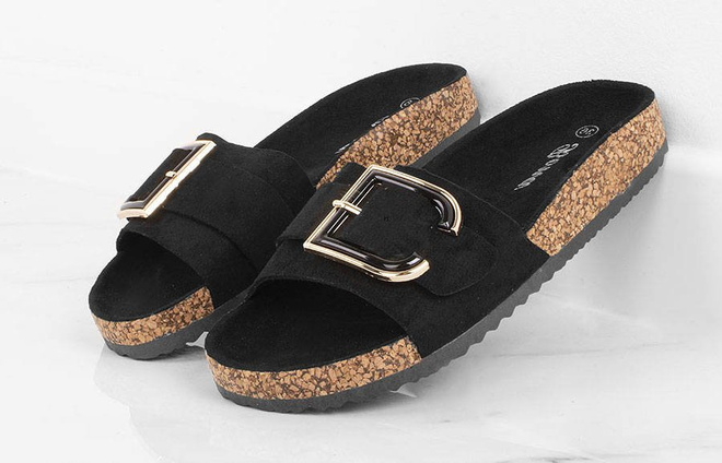 CZARNE ZAMSZOWE KLAPKI NA KORKU Z KLAMRĄ  VERONI 6