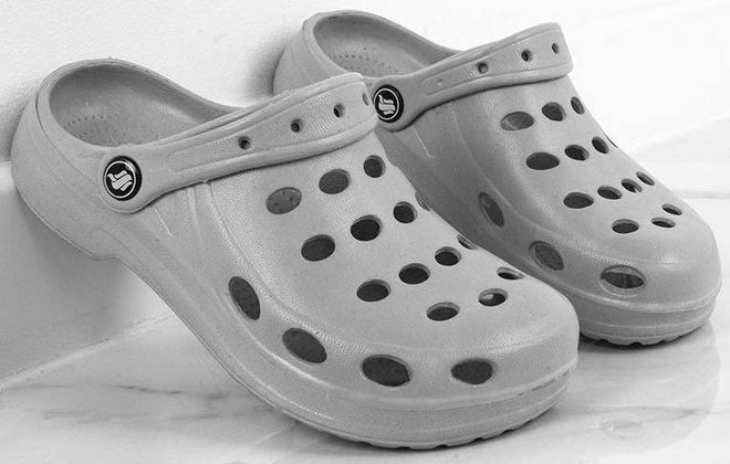 SZARE LEKKIE KLAPKI CHODAKI KROKSY  3