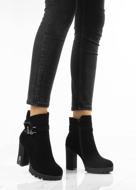 CZARNE OCIEPLANE BOTKI NA SŁUPKU JUPITER 7