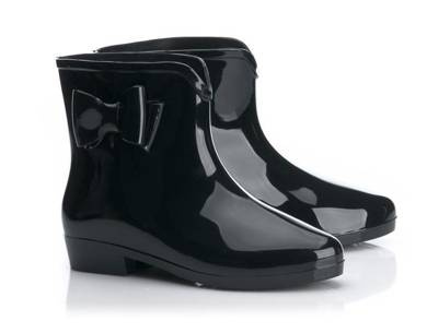 CZARNE KRÓTKIE KALOSZE GUMOWE KOKARDA