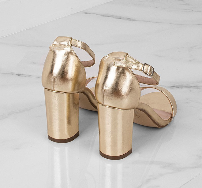 ZŁOTE SANDAŁY NA SŁUPKU SONYA 3