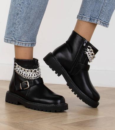 CZARNE SKÓRZANE BOTKI Z ŁAŃCUCHAMI KLAMRA DOMI
