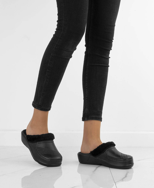 CZARNE OCIEPLANE KLAPKI CHODAKI KROKSY 