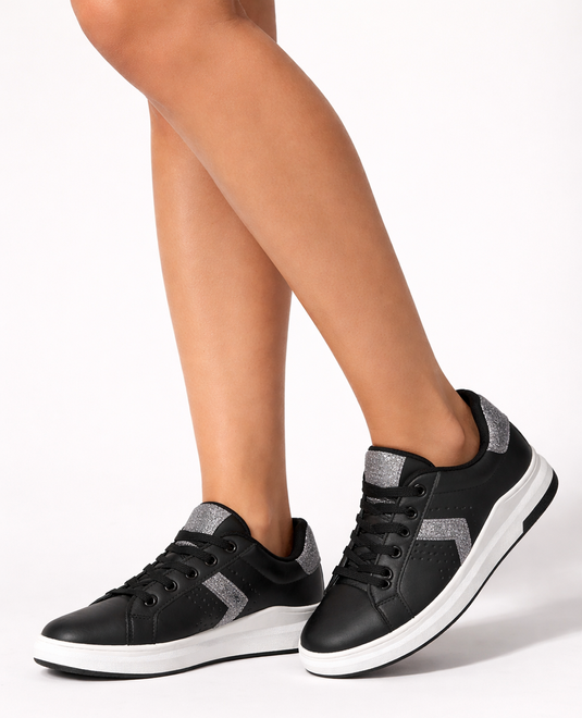 CZARNE TRAMPKI SNEAKERSY NA PLATFORMIE SZNUROWANE