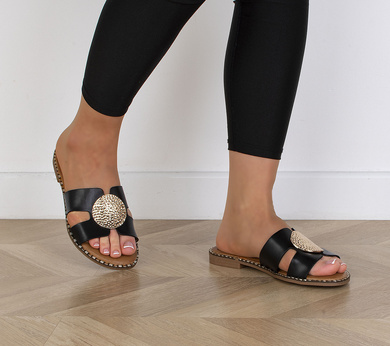 CZARNE DAMSKIE SKÓRZANE KLAPKI ELEGANCKIE OZDOBA NICKIE