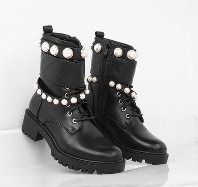 CZARNE BOTKI DAMSKIE Z PEREŁKAMI LARISE