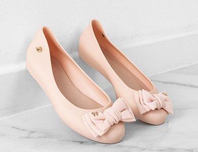BEŻOWE GUMOWE MELISKI BALERINKI Z KOKARDĄ GRESE