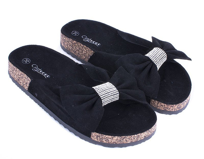 CZARNE ZAMSZOWE KLAPKI Z KOKARDĄ I CYRKONIAMI ANNIE