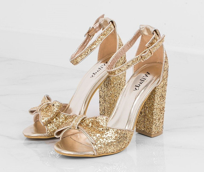 ZŁOTE BŁYSZCZĄCE SANDAŁY NA SŁUPKU MARGITA