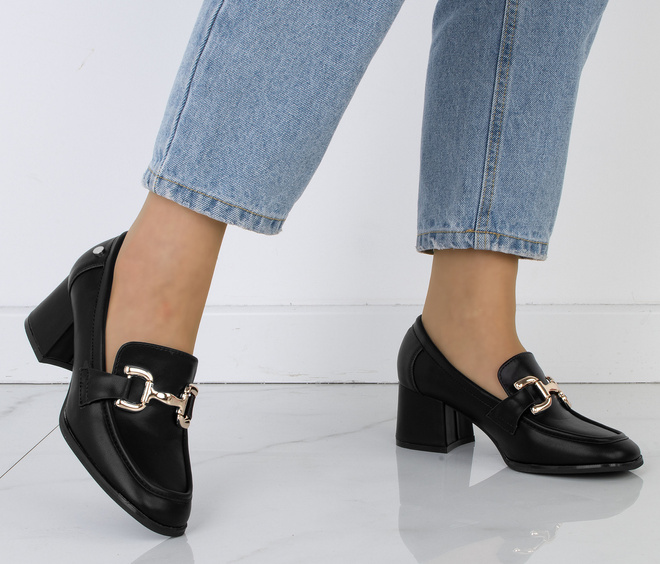 KLASYCZNE CZARNE DAMSKIE PÓŁBUTY NA SŁUPKU ERYN 5