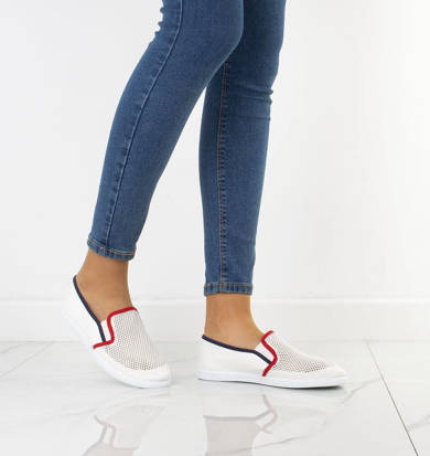 BIAŁE TENISÓWKI AŻUROWE SLIP ON