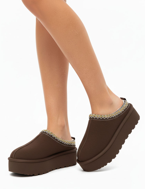 DAMSKIE BRĄZOWE KAPCIE OCIEPLANE PLATFORMA WSUWANE CLOUD 5