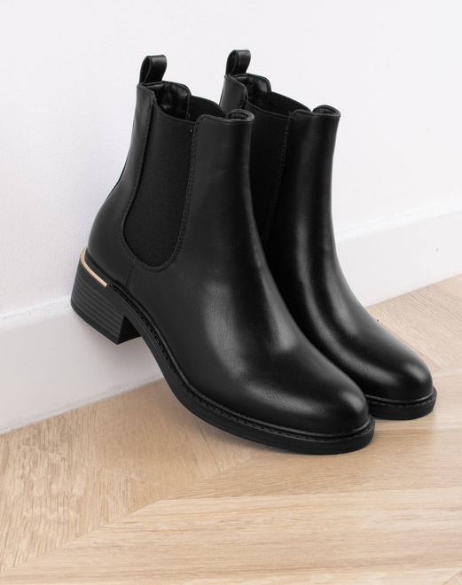CZARNE BOTKI SKÓRZANE NA SŁUPKU NA PLATFORMIE BECKY 9