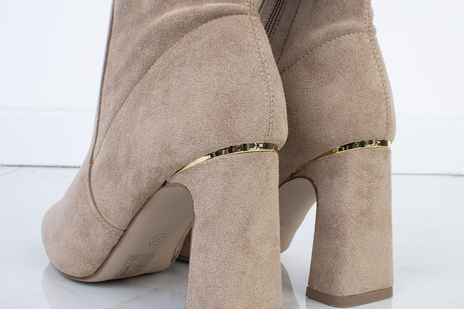 BEŻOWE DAMSKIE BOTKI NA SŁUPKU ZAMSZOWE OCIEPLANE LOPS 6