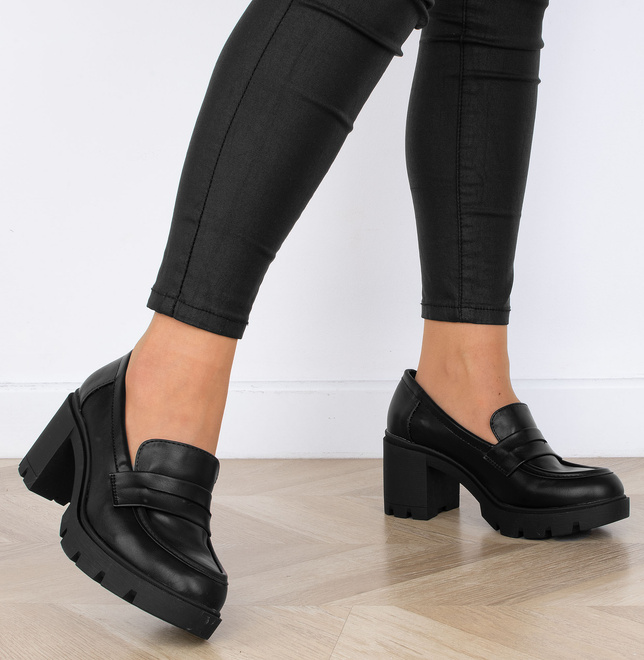 KLASYCZNE CZARNE DAMSKIE PÓŁBUTY NA SŁUPKU MOLLO 5