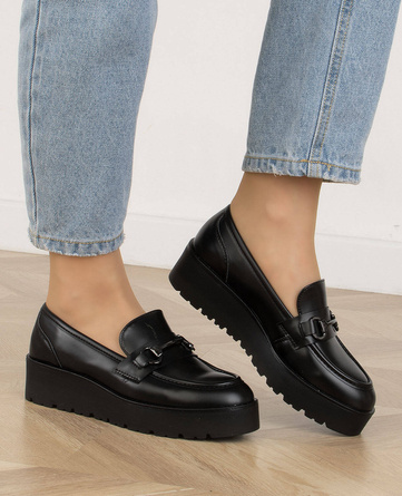 CZARNE MOKASYNY KLASYCZNE WSUWANE NA PLATFORMIE LORETTA