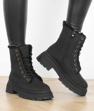 CZARNE BOTKI Z KOŻUSZKIEM TRAPERY NA PLATFORMIE ROMZA