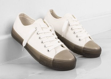 BIAŁE TRANSPARENTNE KLASYCZNE TRAMPKI