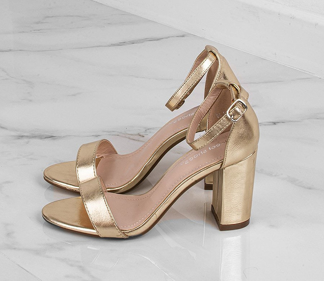 ZŁOTE SANDAŁY NA SŁUPKU SONYA