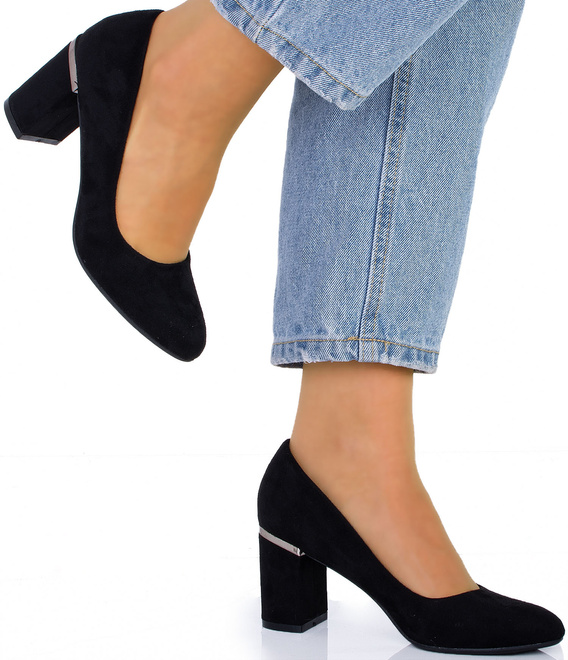 CZARNE KLASYCZNE CZÓŁENKA ZAMSZOWE NA SŁUPKU LUKA 2