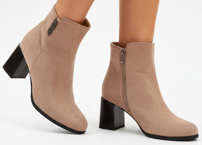 BEŻOWE DAMSKIE BOTKI ZAMSZOWE NA SŁUPKU ZAMEK BRIOGEN 2