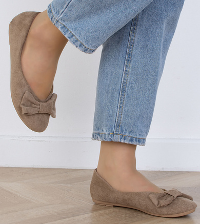 BEŻOWE MOKASYNY BALERINKI ZAMSZOWE Z KOKARDĄ EMILIA