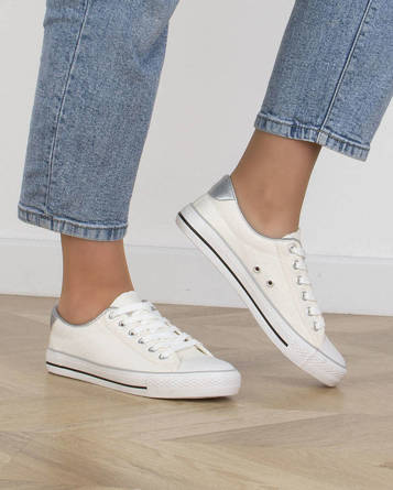 BIAŁE  KLASYCZNE NISKIE TRAMPKI DAMSKIE