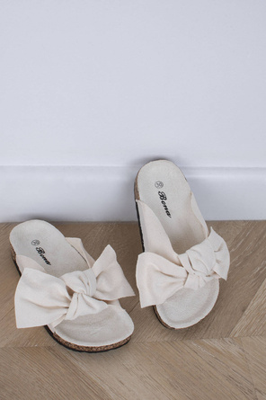 BEŻOWE DZIECIĘCE KLAPKI NA KORKU Z KOKARDĄ MINNI