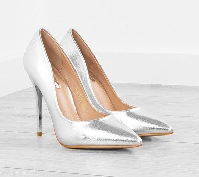 SREBRNE SZPILKI W SZPIC EVELIN