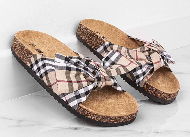 BEŻOWE KLAPKI W KRATKĘ NA KORKU MODDI 4