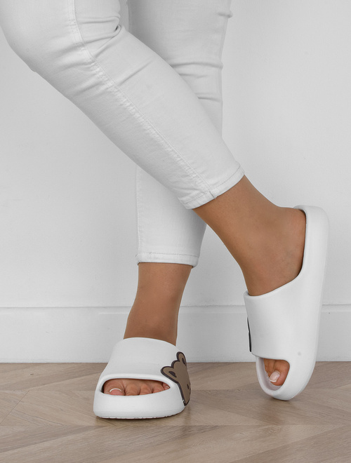 BIAŁE DAMSKIE PIANKOWE KLAPKI MIŚ ASHBY 5