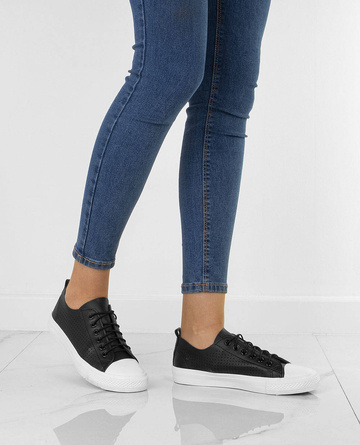 CZARNE SKÓRZANE AŻUROWE TRAMPKI EVEL