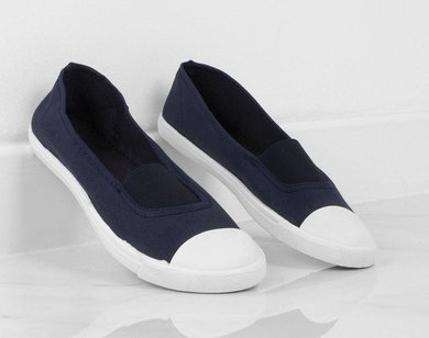 GRANATOWE WYKROJONE TENISÓWKI RASHA