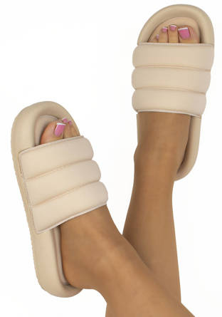 BEŻOWE KLAPKI NA PLATFORMIE PIKOWANE DIMITRI