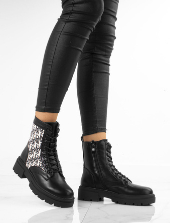 CZARNE BOTKI GLANY CASIMA