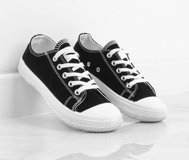 CZARNE NISKIE KLASYCZNE TRAMPKI PATRIES