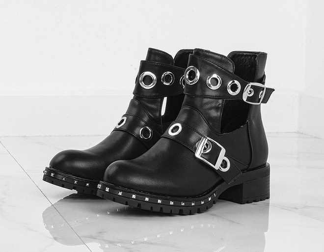 CZARNE BOTKI Z WYCIĘCIAMI FENDIS