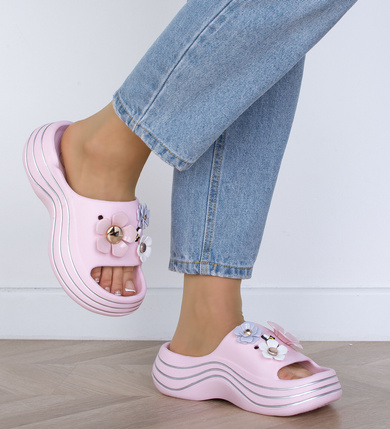 RÓŻOWE LEKKIE KLAPKI SANDAŁY Z OZDOBAMI MARIKA