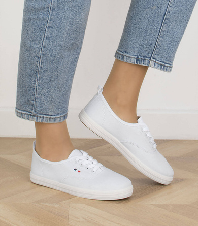 BIAŁE TENISÓWKI TRAMPKI KLASYCZNE