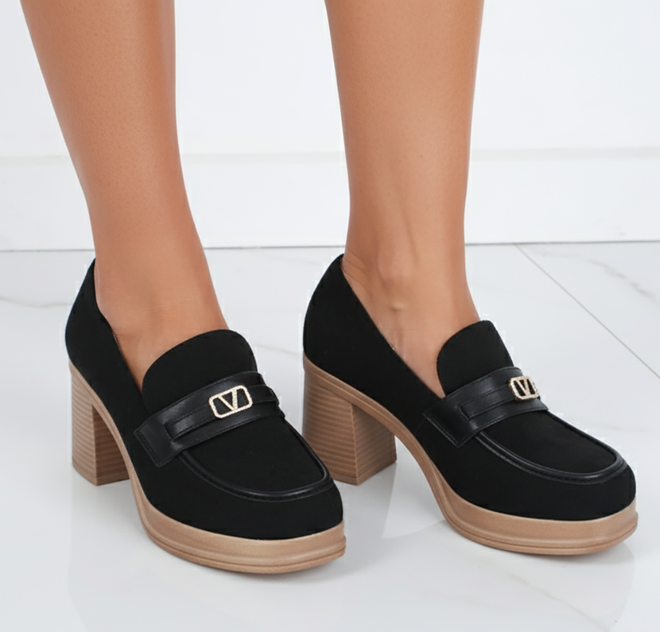 CZARNE DAMSKIE PÓŁBUTY NA OBCASIE ZAMSZOWE MOKASYNY RIALA