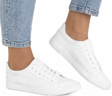 BIAŁE SKÓRZANE AŻUROWE TRAMPKI RONY