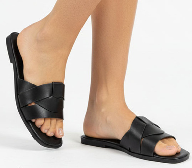 CZARNE KLASYCZNE KLAPKI WSUWANE DAMSKIE SKÓRZANE