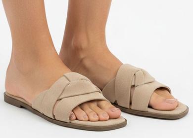 KLAPKI BEŻOWE DAMSKIE ZAMSZOWE PASKI WSUWANE