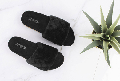 CZARNE KLAPKI Z FUTERKIEM NA KORKU TORI