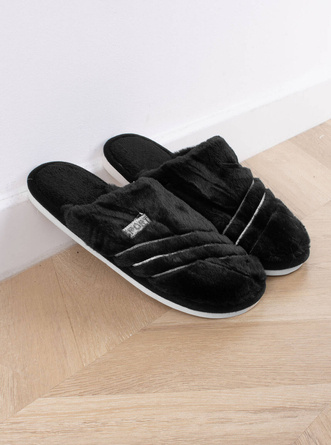 CZARNE MĘSKIE OCIEPLANE KAPCIE KLAPKI