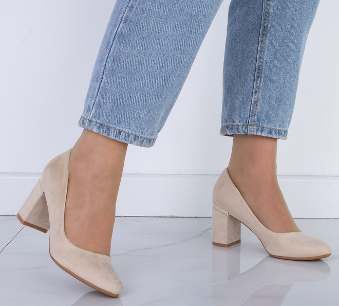 BEŻOWE KLASYCZNE CZÓŁENKA ZAMSZOWE NA SŁUPKU JUSTINE 5