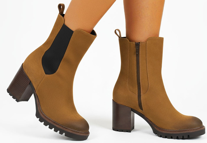 BRĄZOWE ZAMSZOWE BOTKI SZTYBLETY KLASYCZNE NA SŁUPKU 2