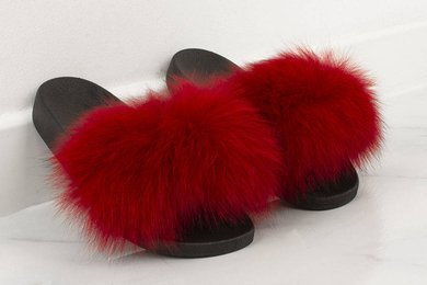 KLAPKI Z NATURALNYM FUTERKIEM CZERWONE GUMOWE STILIN